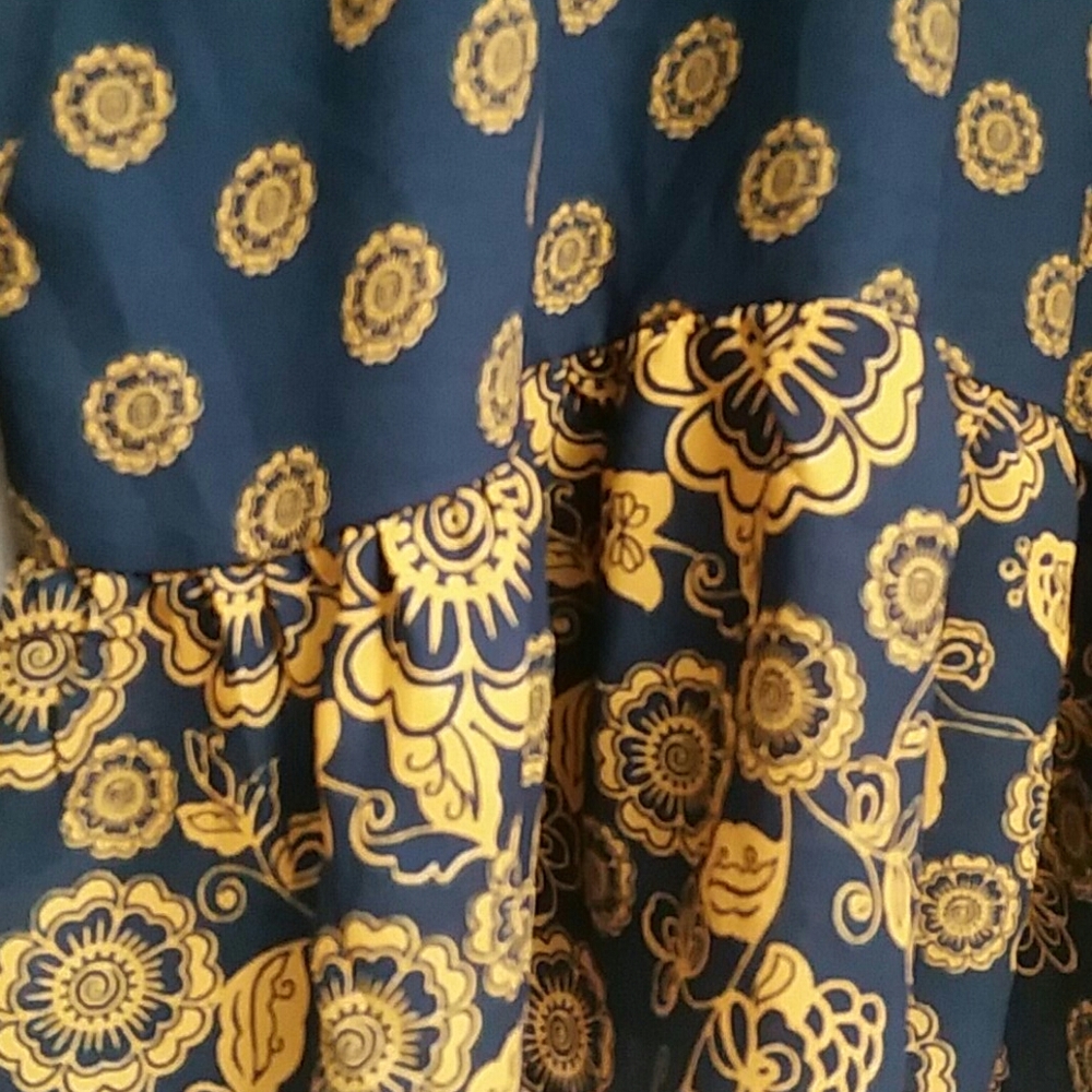 Sienna Sky Cold Shoulder Bell Sleeve Blouse Size Small - Picture 4 of 13